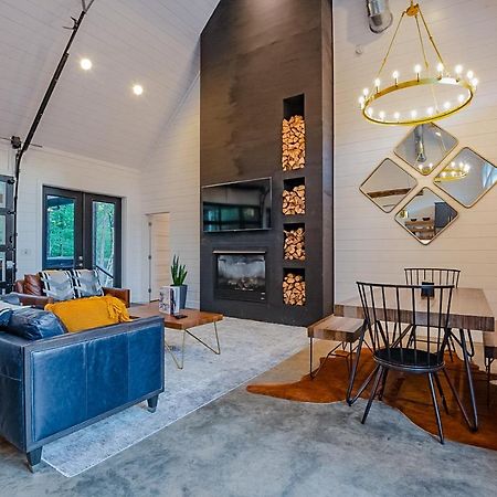 "The Barndo" 4Br Luxury Cabin, Hot Tub, Fire Pit, Bunks, Arcades, Playhouse! Broken Bow Exterior foto